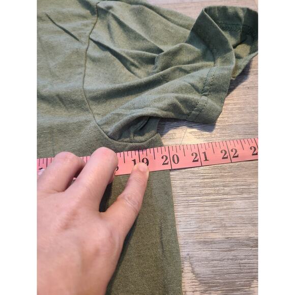 Gildan medium women's Thankful green tee - Picture 6 of 7
